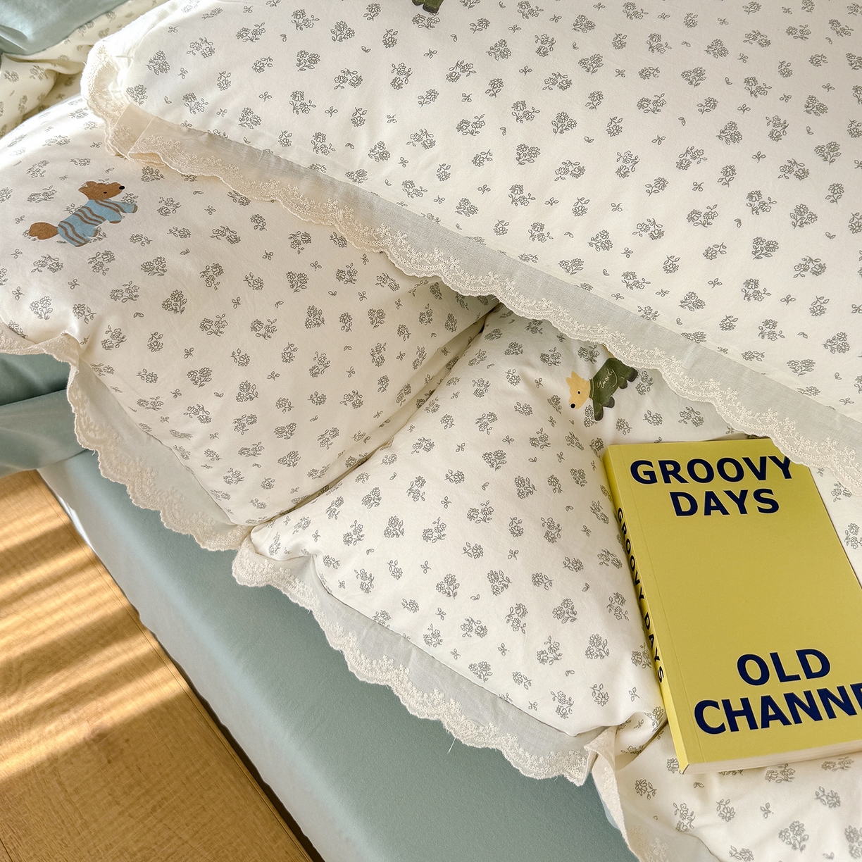 91家纺网 家纺一手货源 找家纺 竹合 2026新款田园韩版花边款小碎花古法水洗仿棉A类云感棉四件套 花田小狗