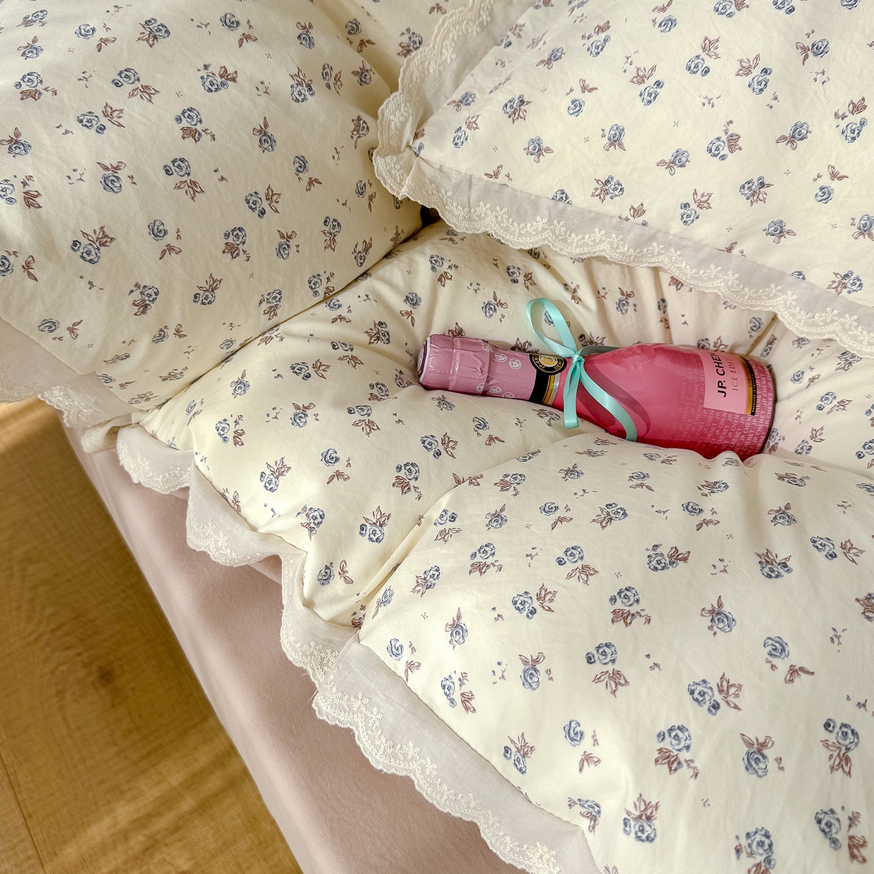 91家纺网 家纺一手货源 找家纺 竹合 2026新款田园韩版花边款小碎花古法水洗仿棉A类云感棉四件套 暗香