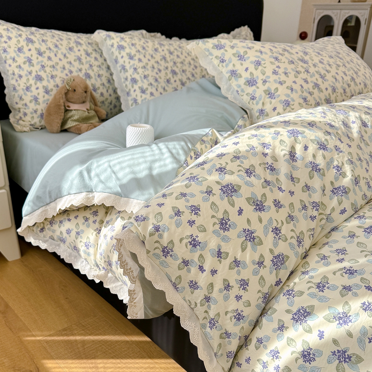 91家纺网 家纺一手货源 找家纺 竹合 2026新款田园韩版花边款小碎花古法水洗仿棉A类云感棉四件套 绿野仙踪