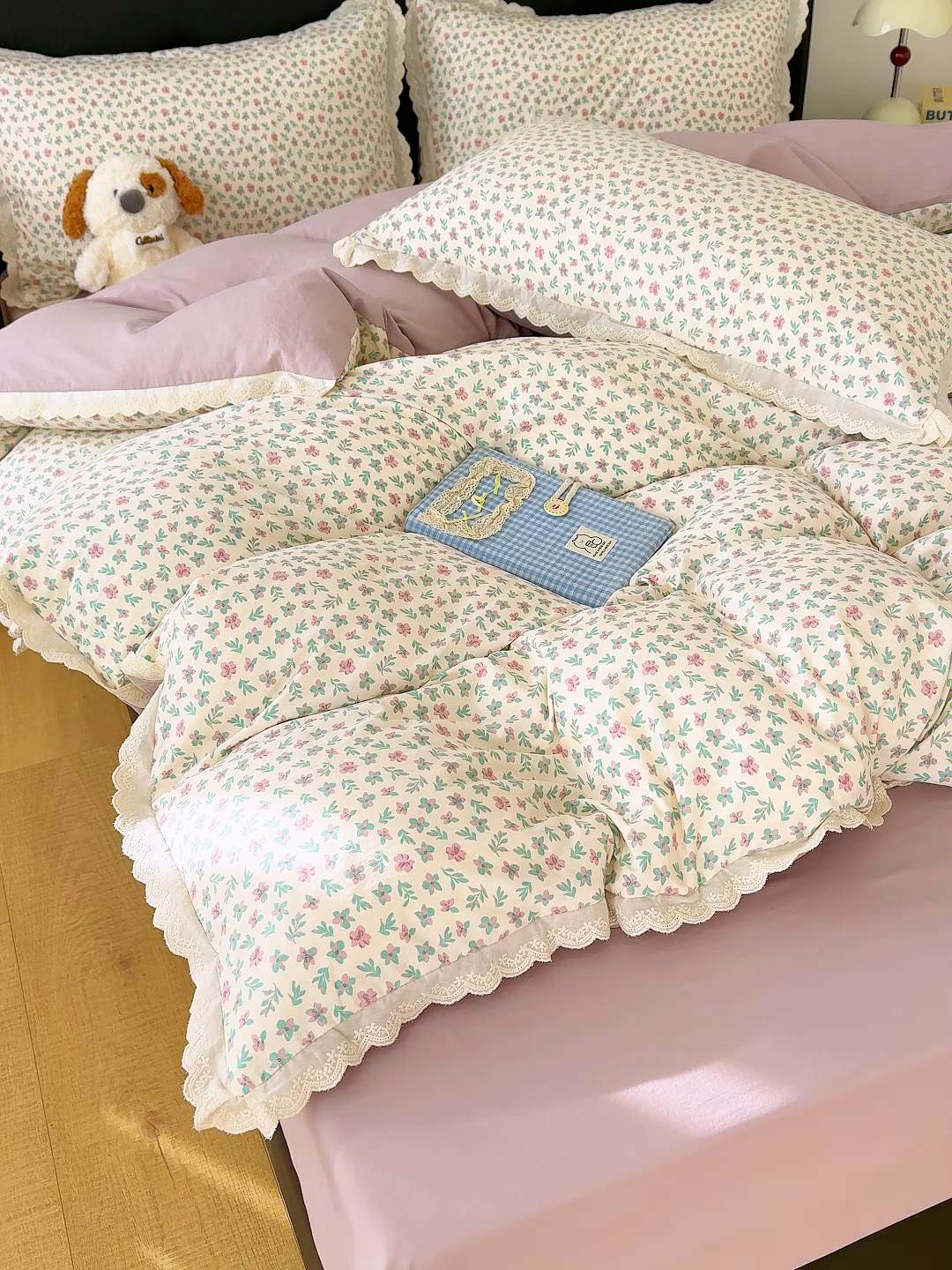 91家纺网 家纺一手货源 找家纺 竹合 2026新款田园韩版花边款小碎花古法水洗仿棉A类云感棉四件套 花田故事