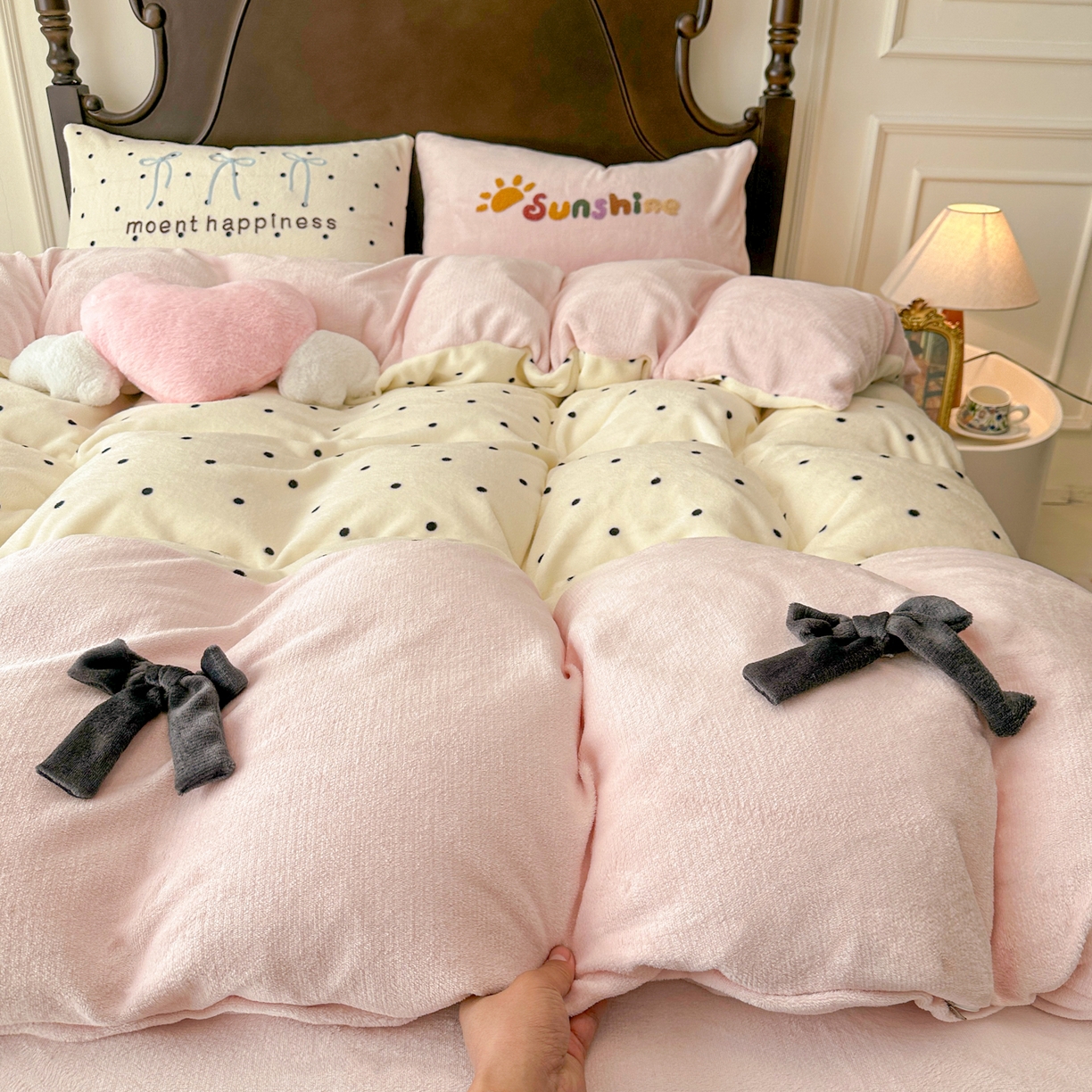 91家纺网 家纺一手货源 找家纺 （总）子钦家纺 2025秋冬新款加厚牛奶绒复古公主风毛巾绣床单床笠四件套