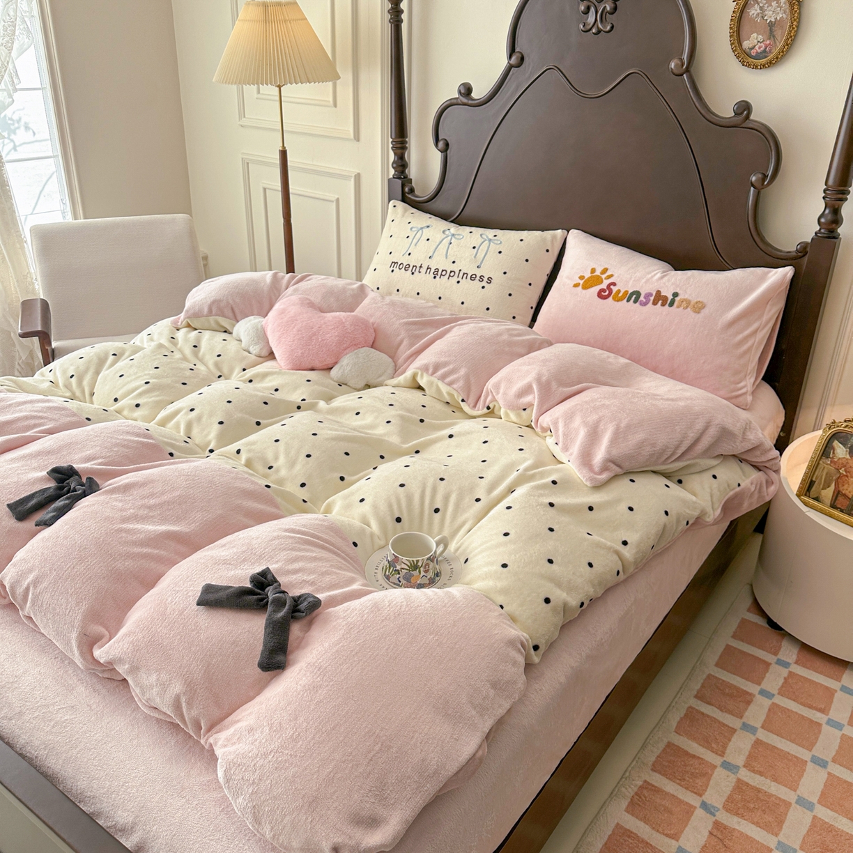 91家纺网 家纺一手货源 找家纺 子钦家纺 2025秋冬新款加厚牛奶绒复古公主风毛巾绣床单床笠四件套 牛奶绒法式复古风-奶波点