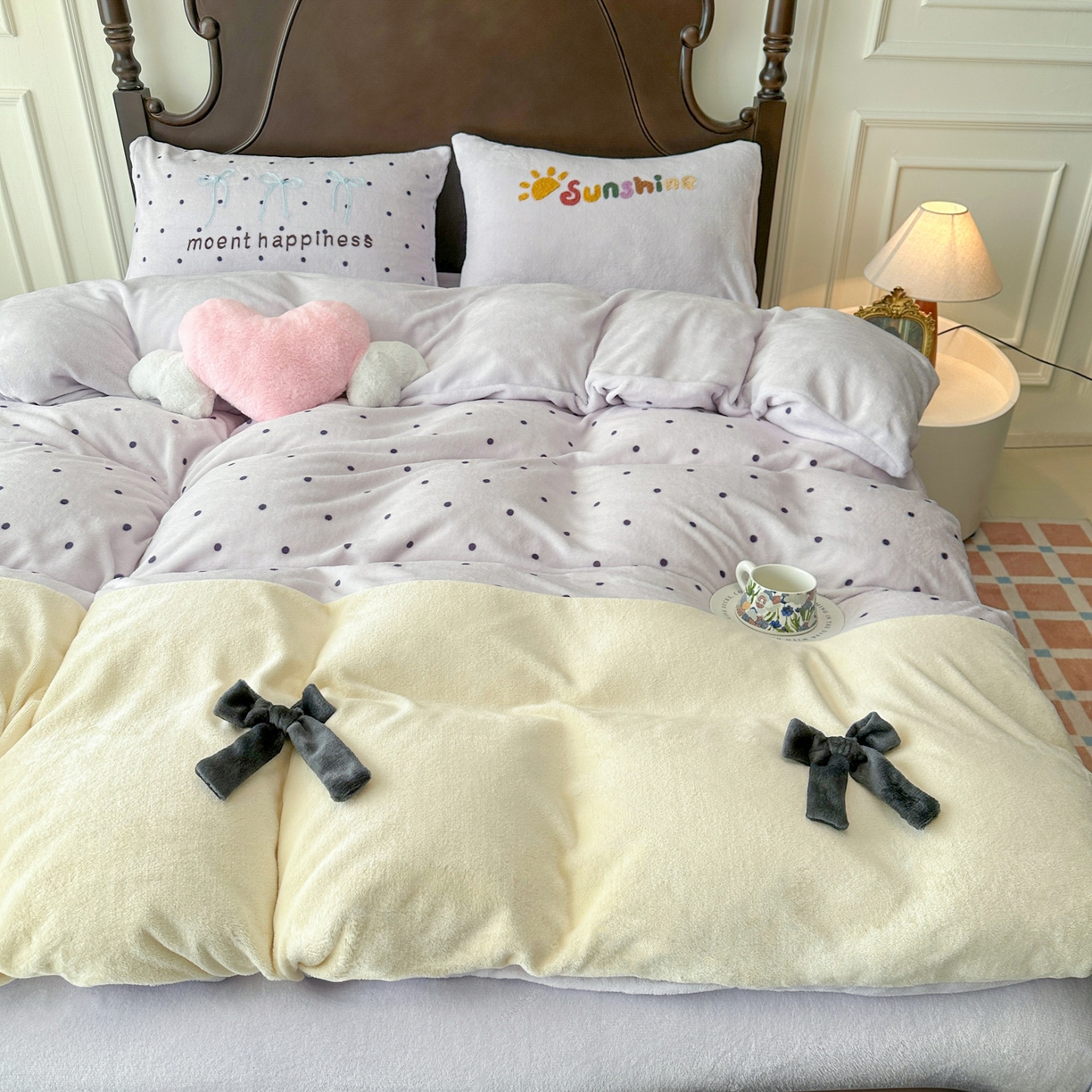 91家纺网 家纺一手货源 找家纺 子钦家纺 2025秋冬新款加厚牛奶绒复古公主风毛巾绣床单床笠四件套 牛奶绒法式复古风-紫波点