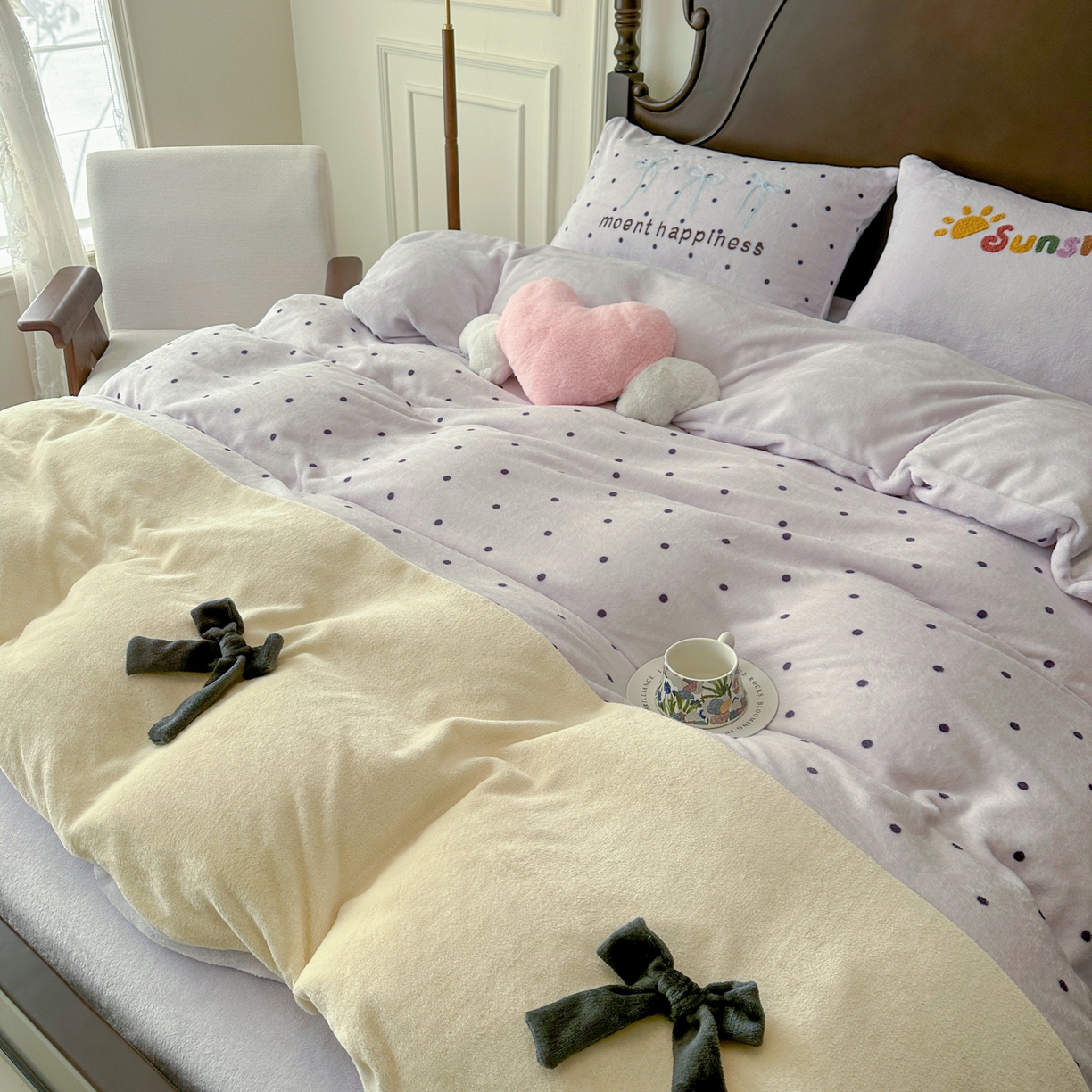 91家纺网 家纺一手货源 找家纺 子钦家纺 2025秋冬新款加厚牛奶绒复古公主风毛巾绣床单床笠四件套 牛奶绒法式复古风-紫波点