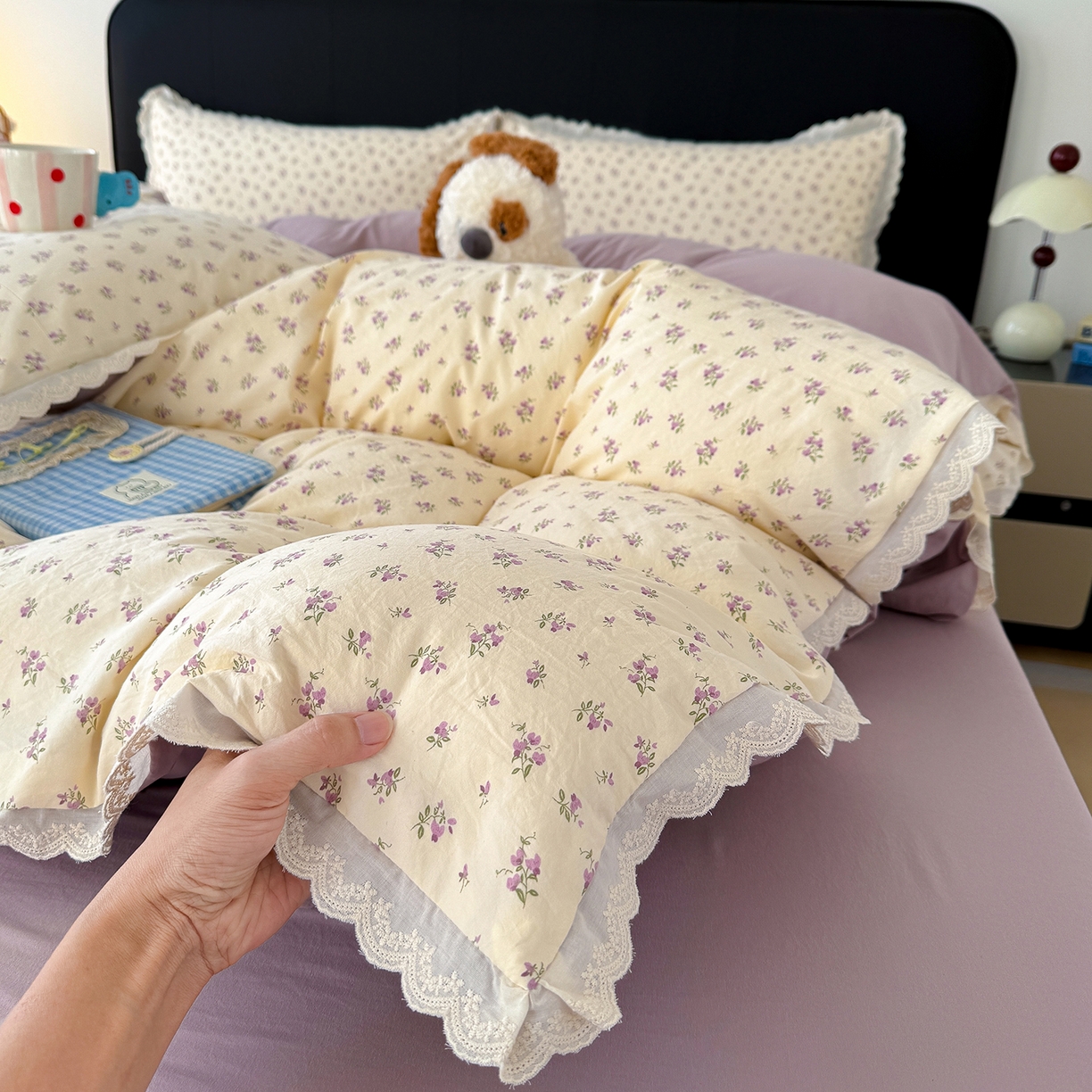 91家纺网 家纺一手货源 找家纺 竹合 2026新款田园韩版花边款小碎花古法水洗仿棉A类云感棉四件套 午后花园紫