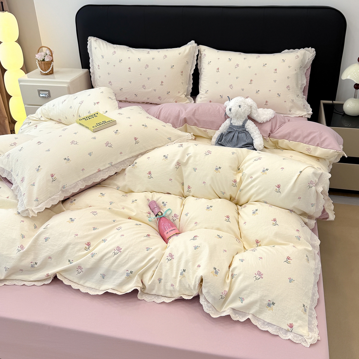 91家纺网 家纺一手货源 找家纺 竹合 2026新款田园韩版花边款小碎花古法水洗仿棉A类云感棉四件套 花漫漫