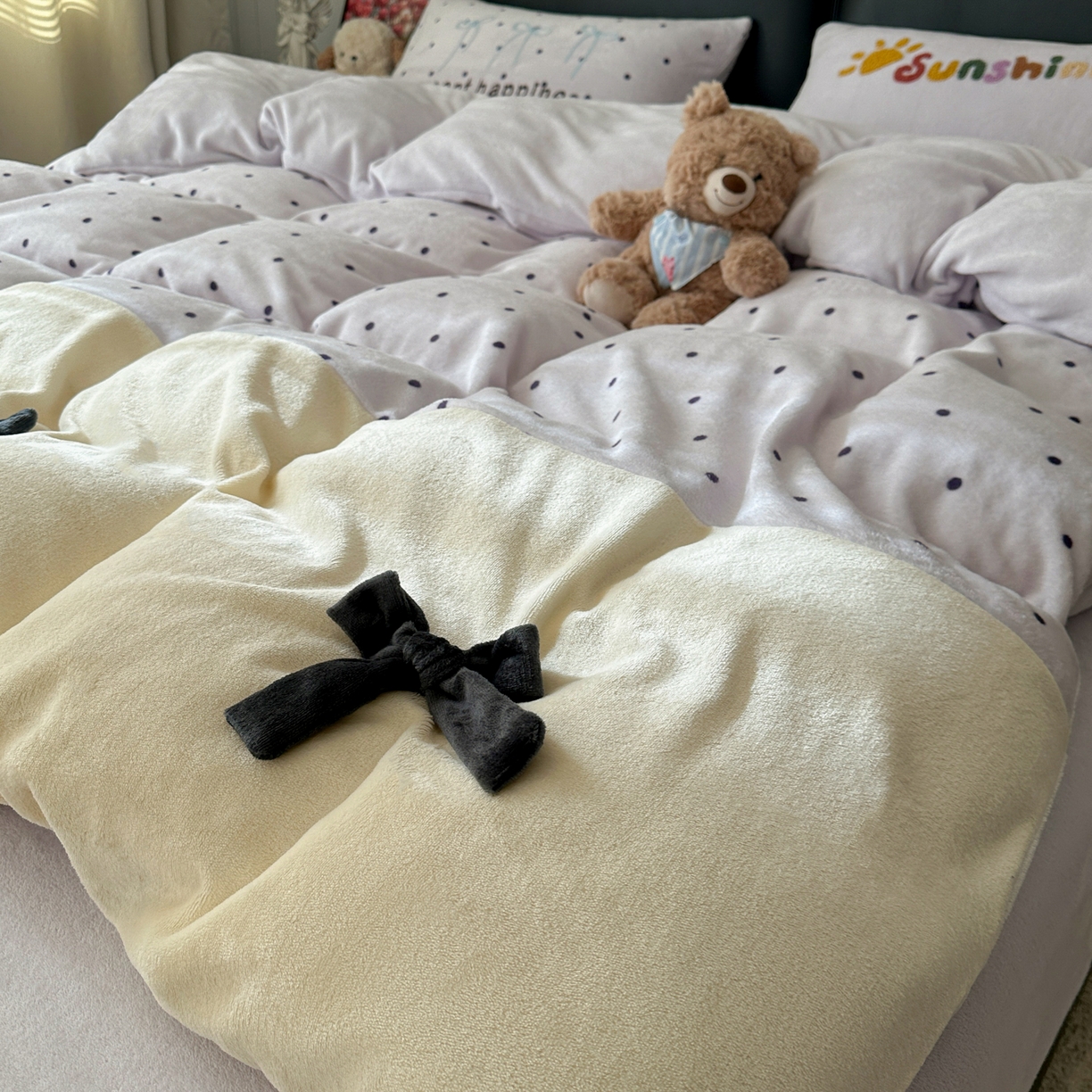 91家纺网 家纺一手货源 找家纺 子钦家纺 2025秋冬新款加厚牛奶绒蝴蝶结公主风毛巾绣床单床笠四件套 牛奶绒公主风-紫波点