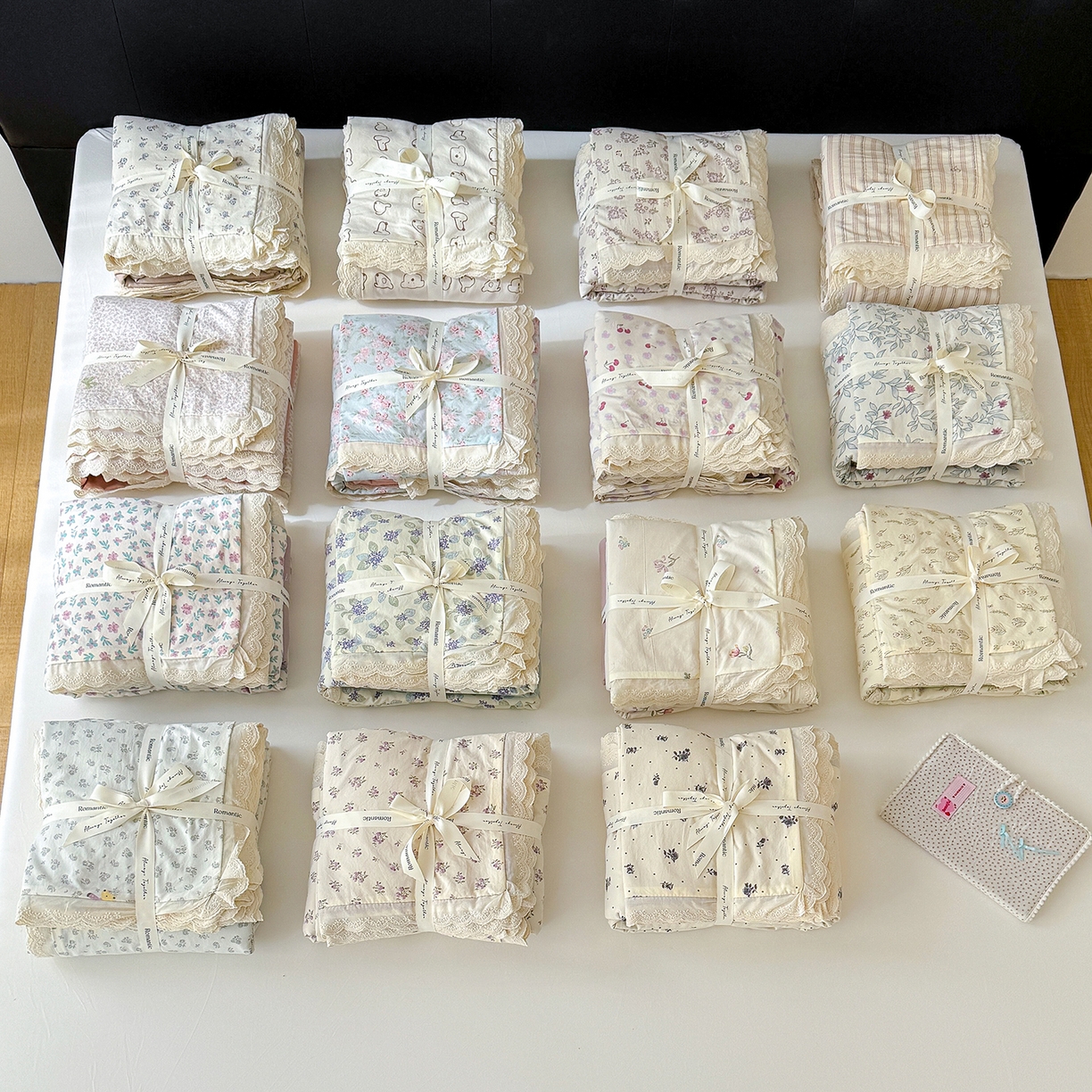 91家纺网 家纺一手货源 找家纺 竹合 2026新款田园韩版花边款小碎花古法水洗仿棉A类云感棉四件套 组合图