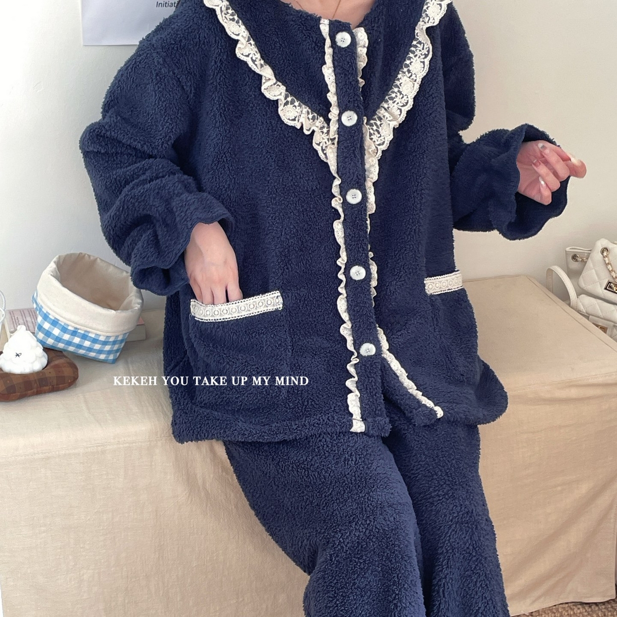 91家纺网 家纺一手货源 找家纺 （总）妍景家居生活馆 2025新款韩系V领蕾丝套装