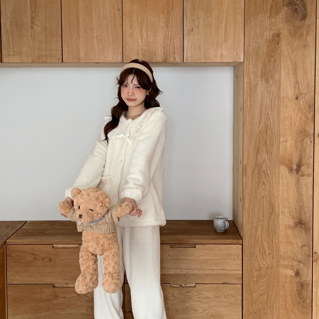 91家纺网 家纺一手货源 找家纺 （总）妍景家居生活馆 2025新款韩系双面舒棉绒圆领蝴蝶结套装