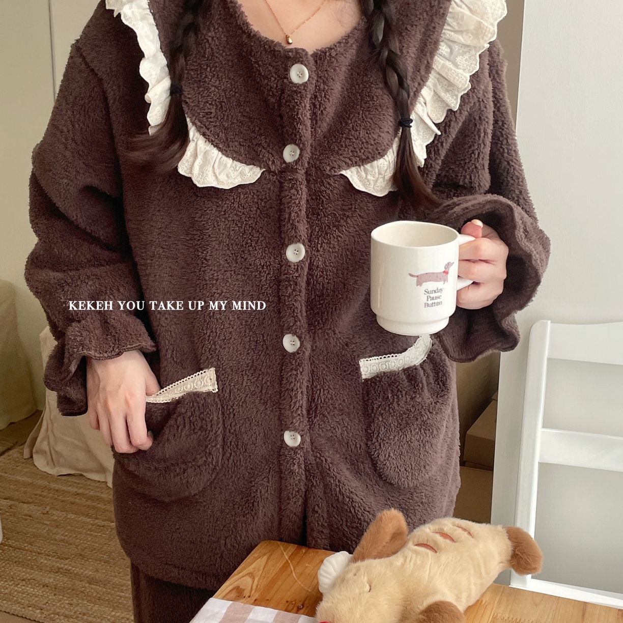 91家纺网 家纺一手货源 找家纺 （总）妍景家居生活馆 2025新款韩系圆领纽扣蕾丝套装