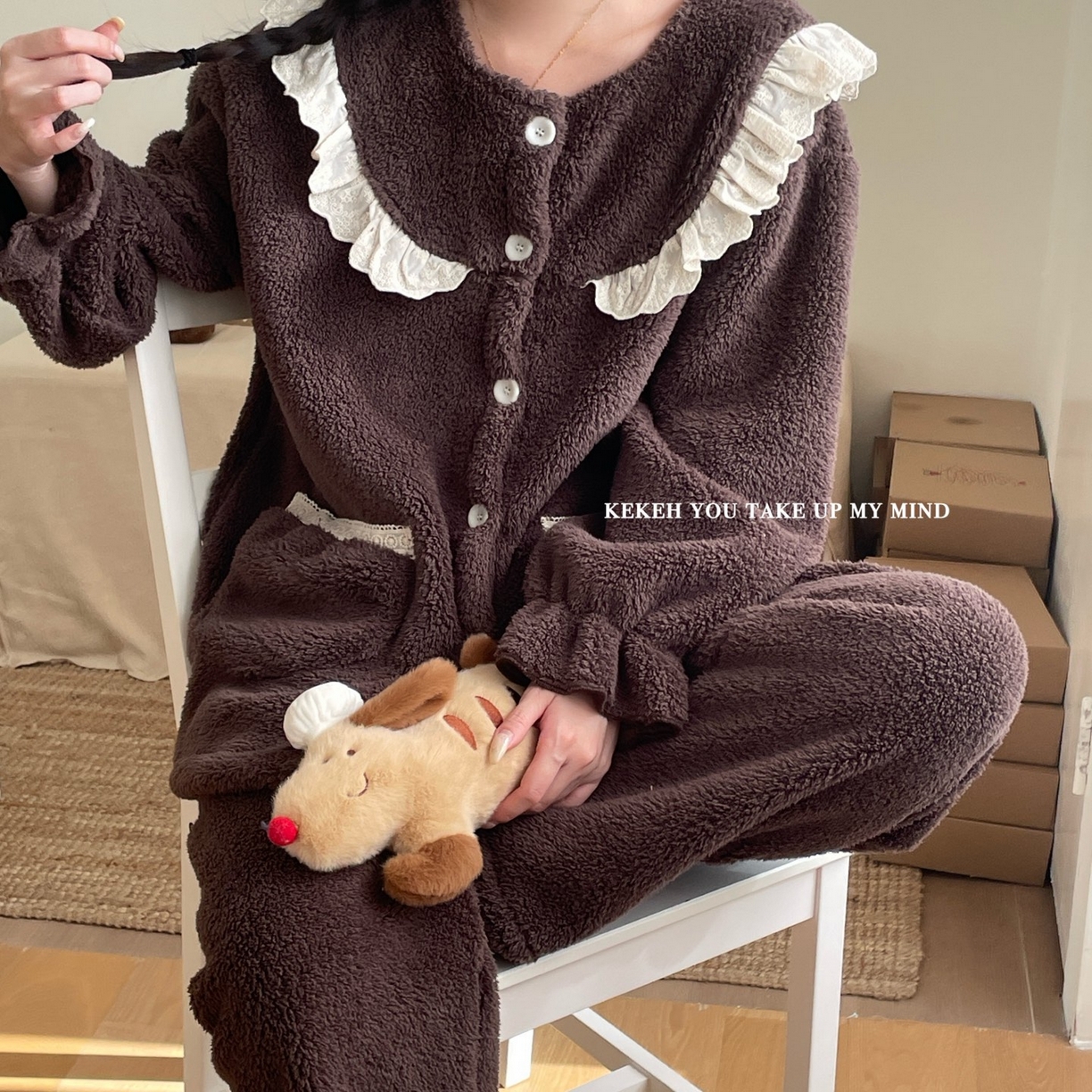 91家纺网 家纺一手货源 找家纺 （总）妍景家居生活馆 2025新款韩系圆领纽扣蕾丝套装