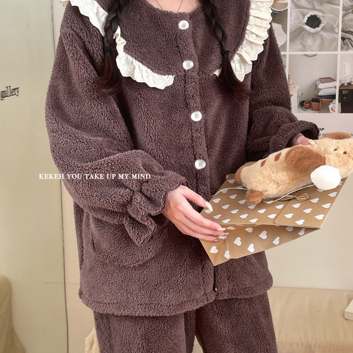 91家纺网 家纺一手货源 找家纺 （总）妍景家居生活馆 2025新款韩系圆领纽扣蕾丝套装