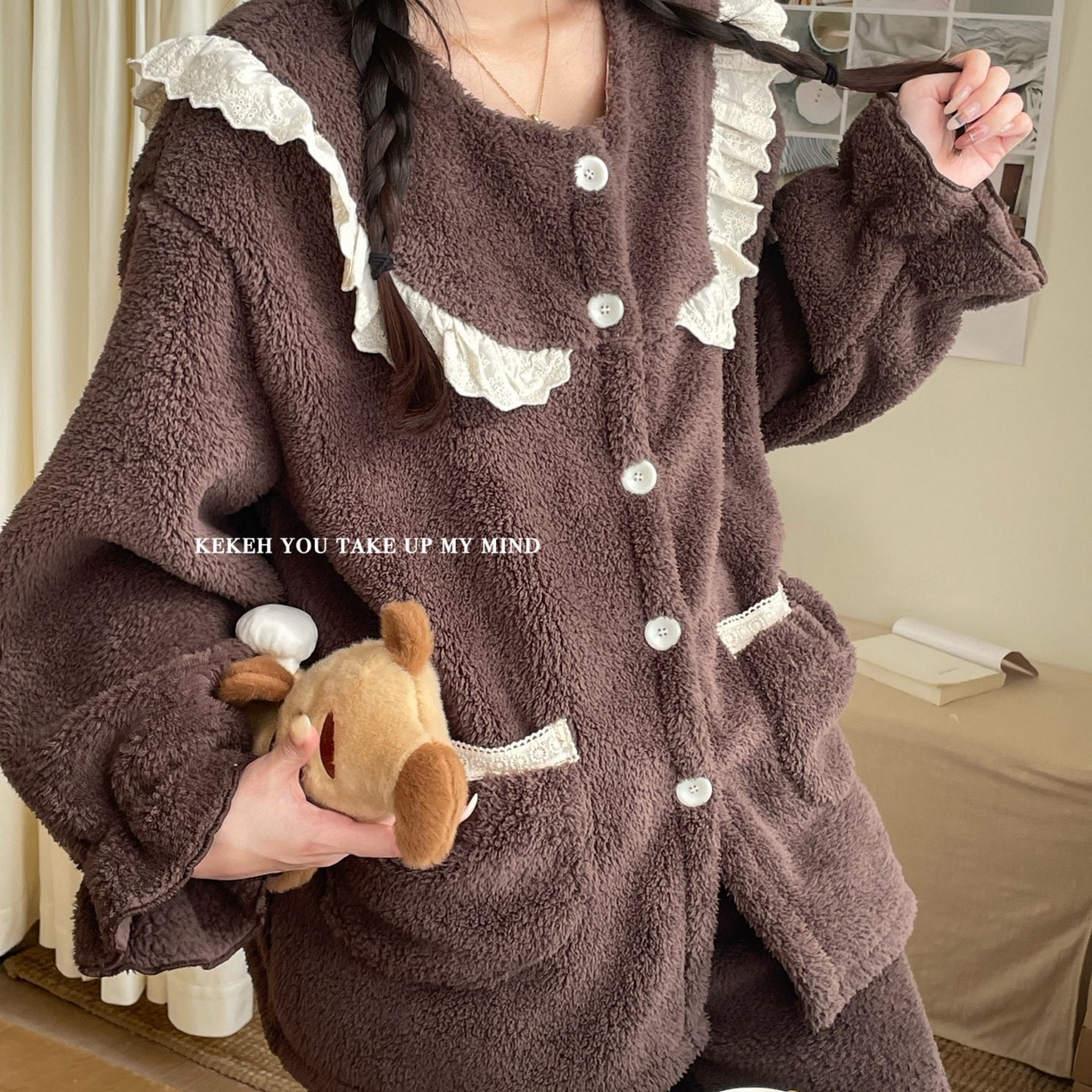 91家纺网 家纺一手货源 找家纺 （总）妍景家居生活馆 2025新款韩系圆领纽扣蕾丝套装