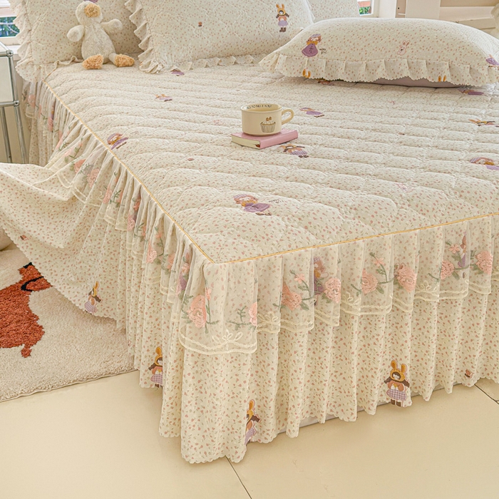 91家纺网 家纺一手货源 找家纺 雨田家纺 2025新款夹棉蕾丝床裙四件套 可爱女孩