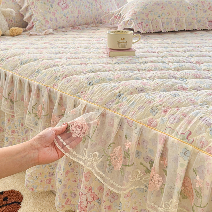 91家纺网 家纺一手货源 找家纺 雨田家纺 2025新款夹棉蕾丝床裙四件套 蝴蝶-粉