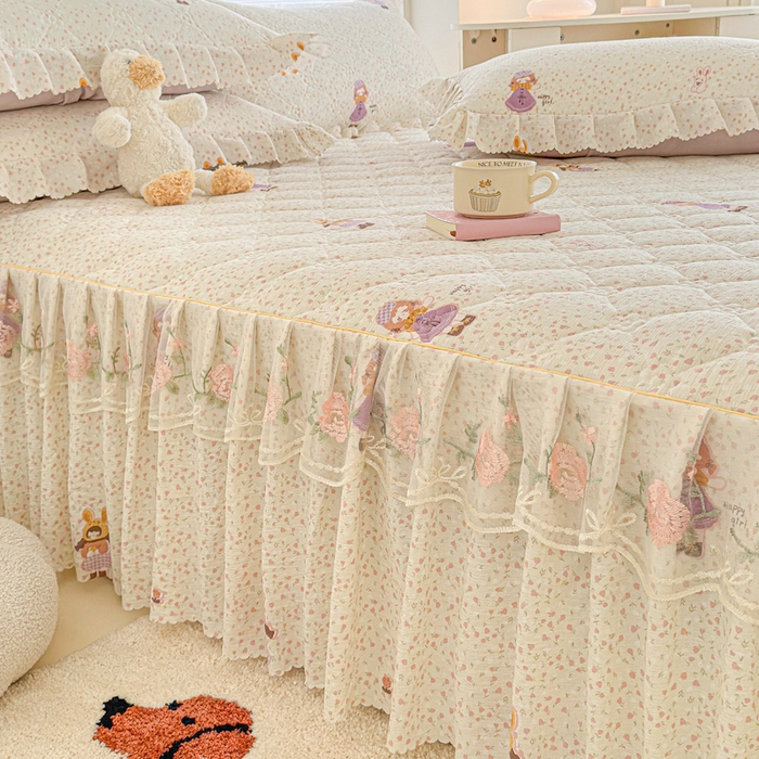 91家纺网 家纺一手货源 找家纺 雨田家纺 2025新款夹棉蕾丝床裙四件套 可爱女孩