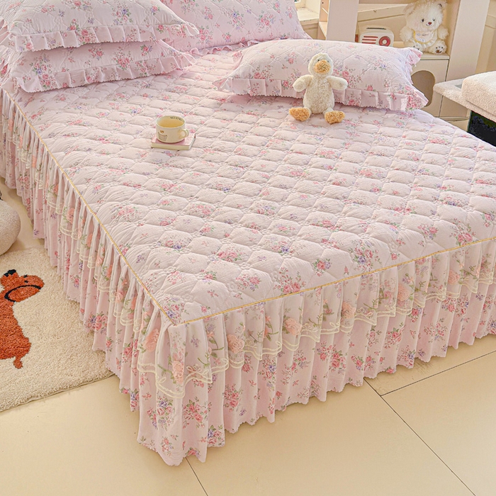 91家纺网 家纺一手货源 找家纺 雨田家纺 2025新款夹棉蕾丝床裙四件套 樱花=粉