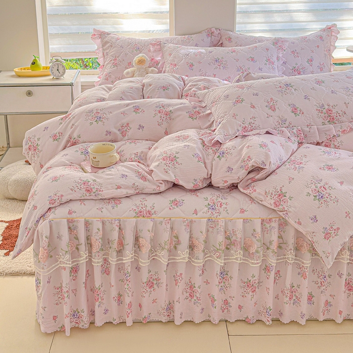 91家纺网 家纺一手货源 找家纺 雨田家纺 2025新款夹棉蕾丝床裙四件套 樱花=粉