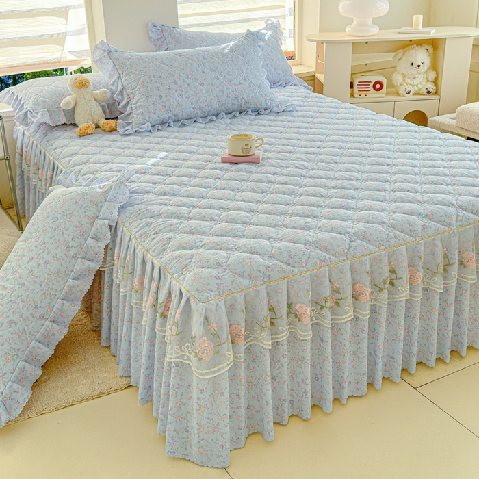 91家纺网 家纺一手货源 找家纺 雨田家纺 2025新款夹棉蕾丝床裙四件套 淡紫树叶