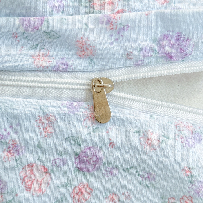 91家纺网 家纺一手货源 找家纺 雨田家纺 2025新款夹棉蕾丝床裙四件套 淡紫树叶