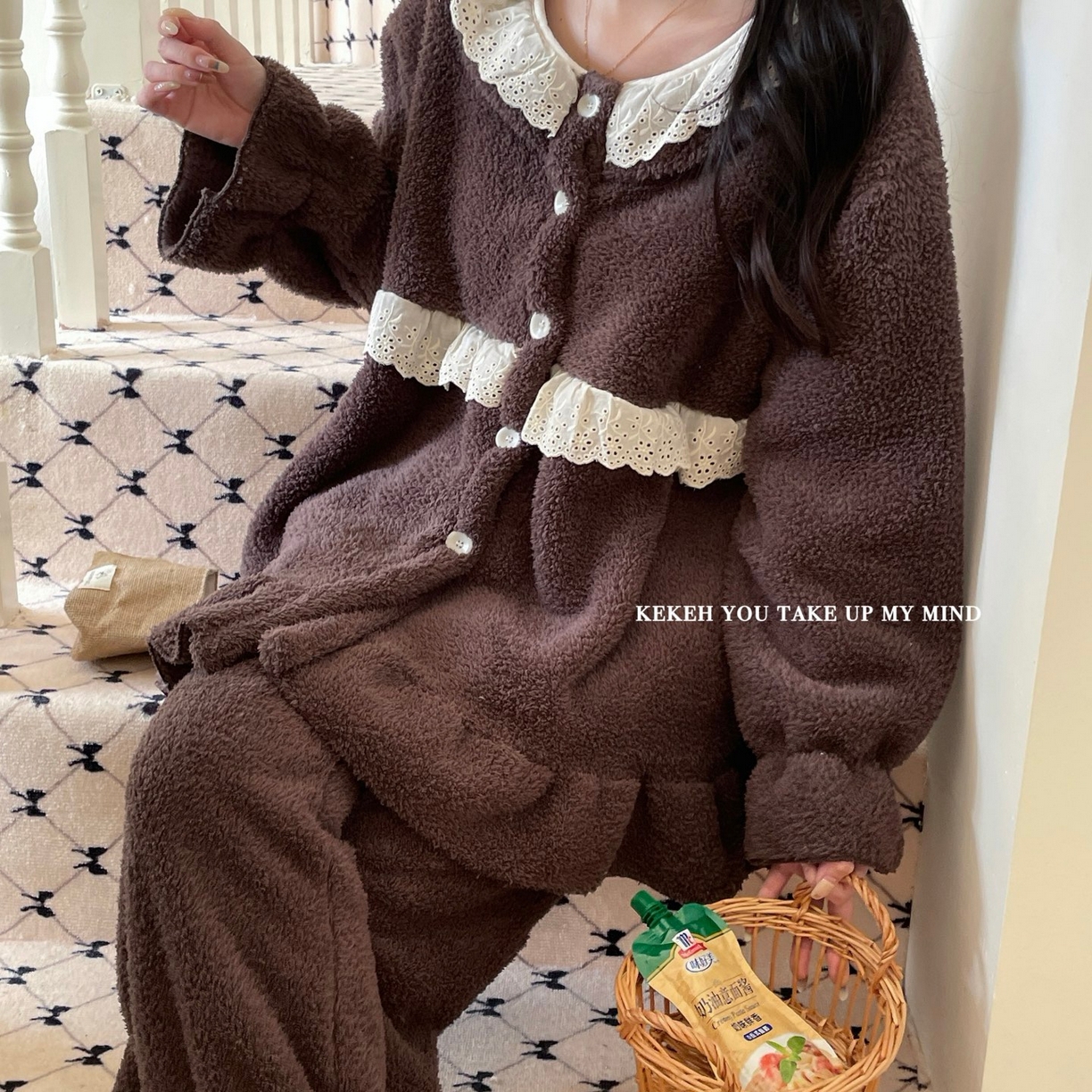 91家纺网 家纺一手货源 找家纺 妍景家居生活馆 2025新款韩系圆领小蕾丝套装 巧克力咖