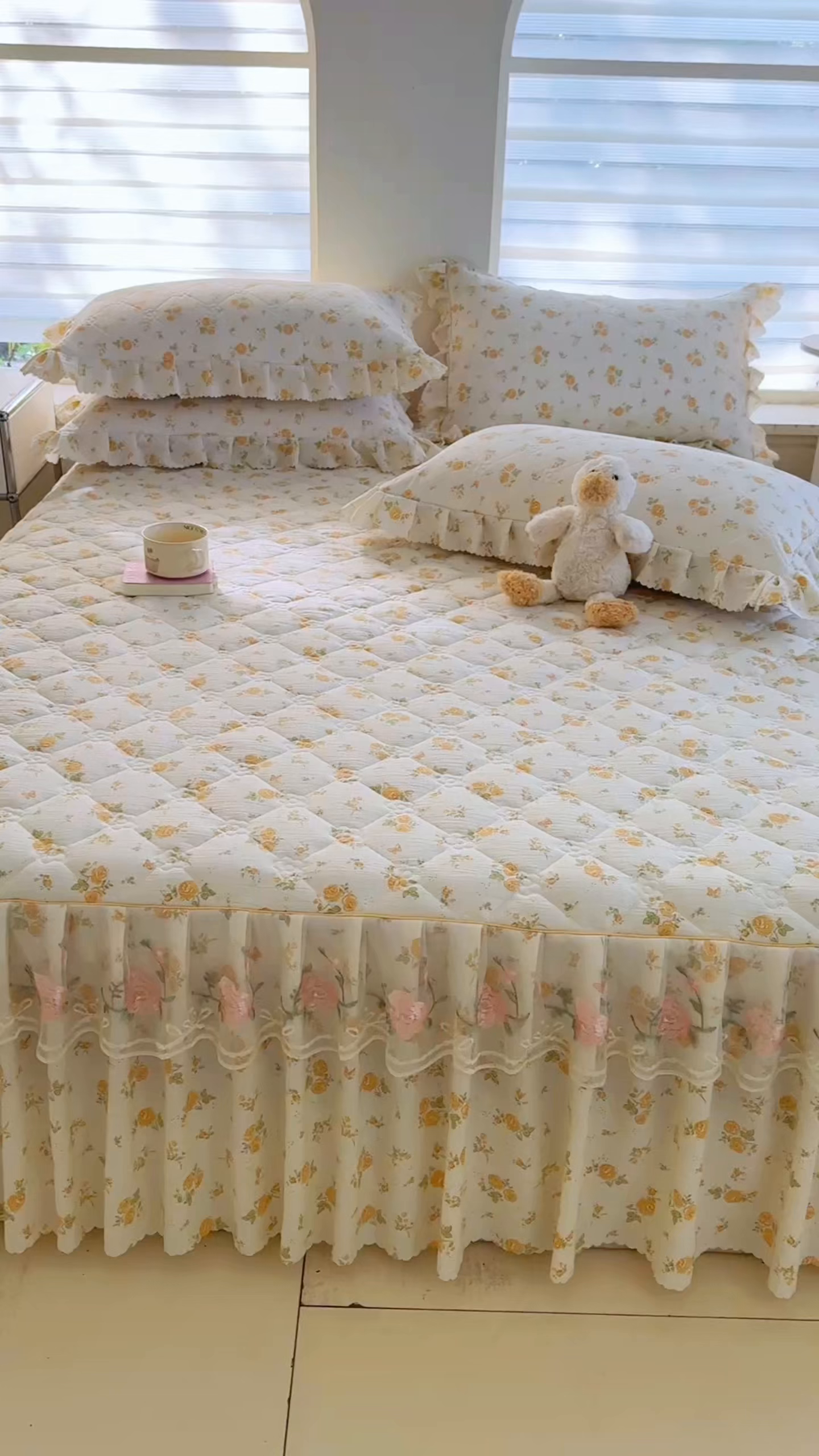 91家纺网 家纺一手货源 找家纺 雨田家纺 2025新款夹棉蕾丝床裙四件套 蝴蝶-粉