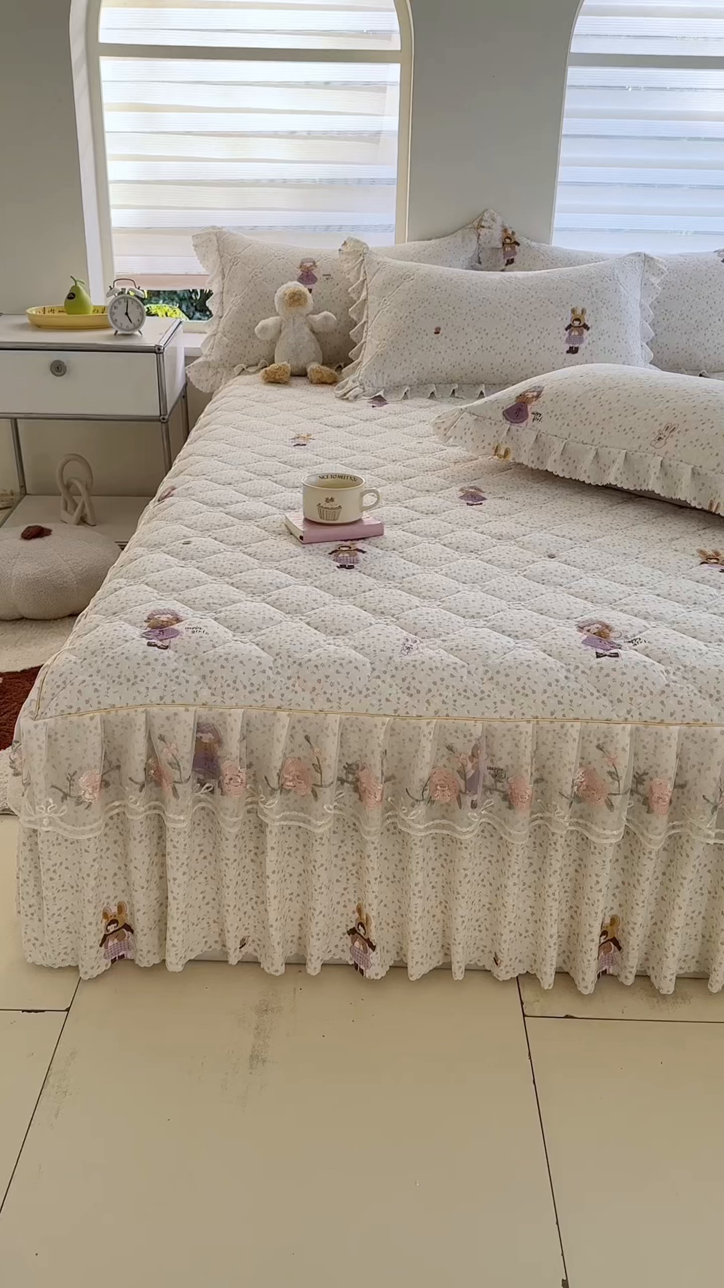 91家纺网 家纺一手货源 找家纺 雨田家纺 2025新款夹棉蕾丝床裙四件套 可爱女孩