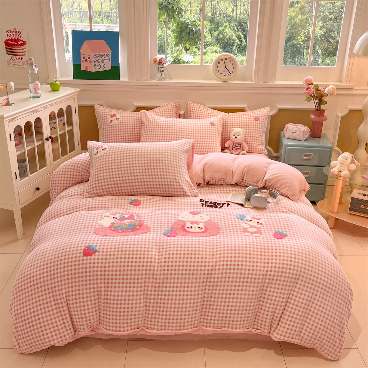 91家纺网 家纺一手货源 找家纺 （总）女子家纺 2025新款A类卡通牛奶绒毛巾绣四件套