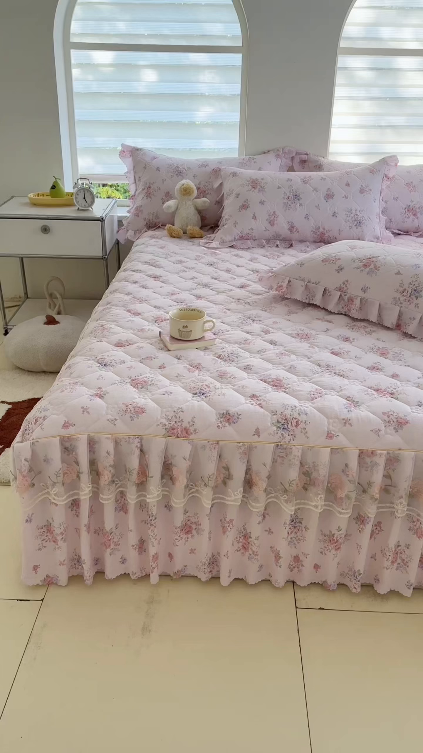 91家纺网 家纺一手货源 找家纺 雨田家纺 2025新款夹棉蕾丝单床裙床裙单件 樱花=粉