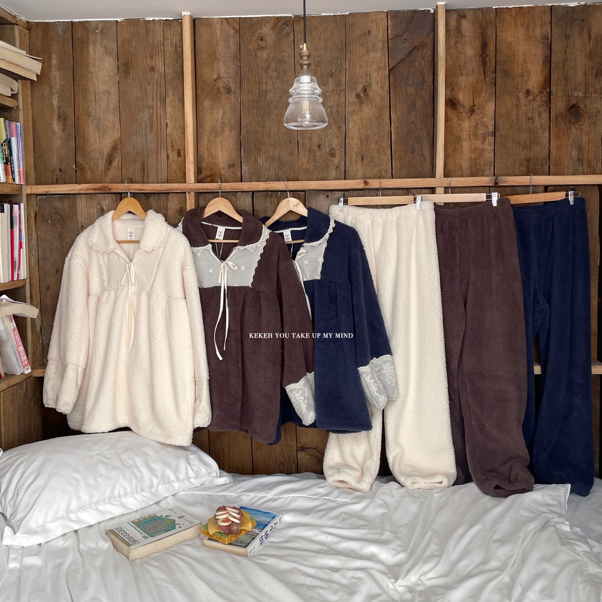 91家纺网 家纺一手货源 找家纺 （总）妍景家居生活馆 2025新款韩系翻领蝴蝶结双面米粒绒-26404