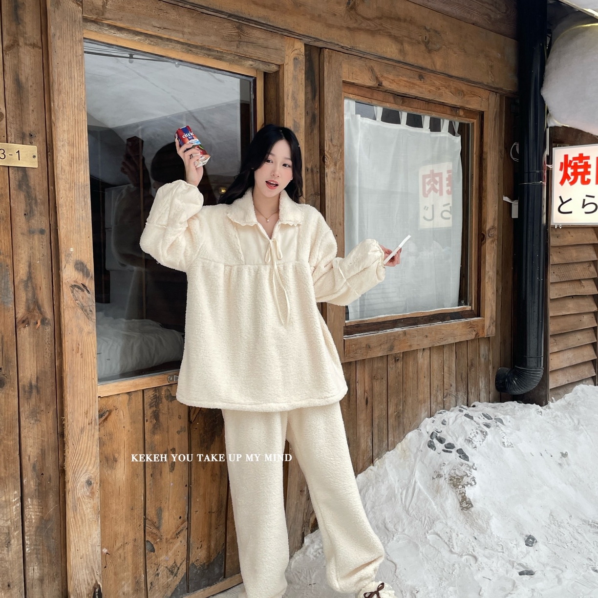 91家纺网 家纺一手货源 找家纺 （总）妍景家居生活馆 2025新款韩系翻领蝴蝶结双面米粒绒-26404