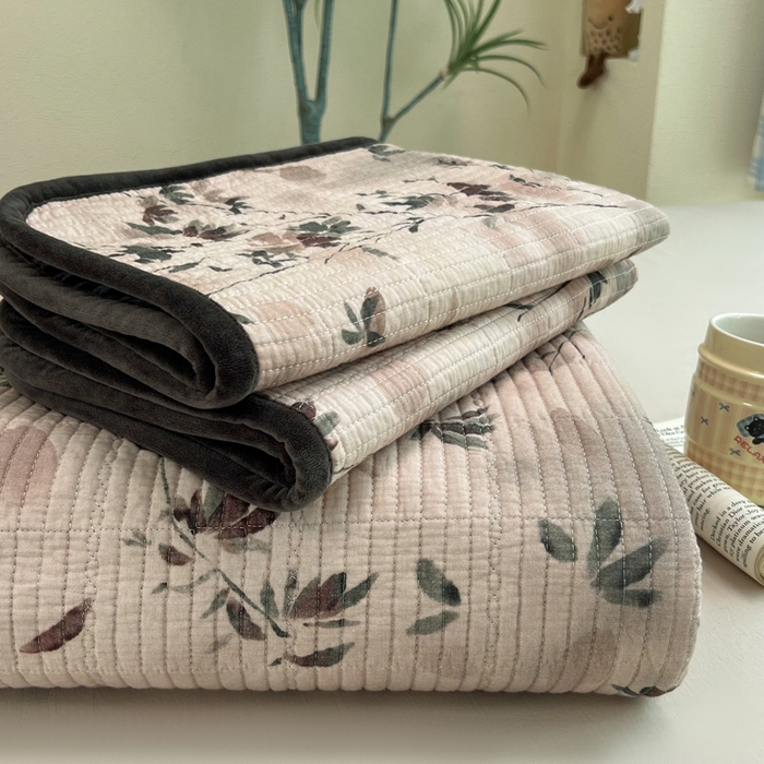 91家纺网 家纺一手货源 找家纺 （总）床盖工厂店 2025新款全棉纯棉纱布加宝宝绒填充棉花床盖三件套