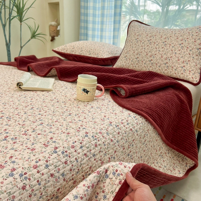 91家纺网 家纺一手货源 找家纺 床盖工厂店 2025新款全棉纯棉纱布加宝宝绒填充棉花床盖三件套 粉卡-玲米