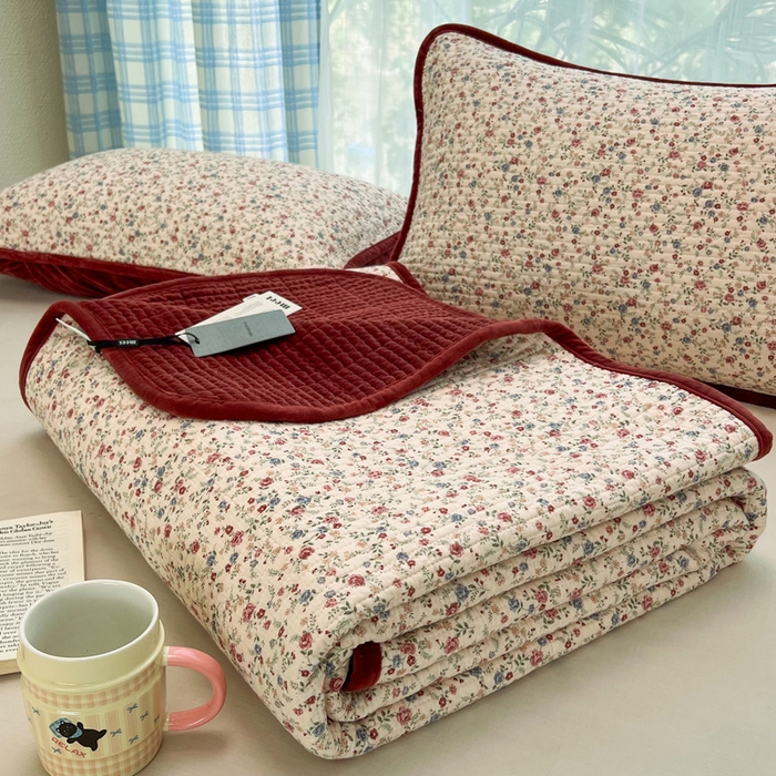 91家纺网 家纺一手货源 找家纺 床盖工厂店 2025新款全棉纯棉纱布加宝宝绒填充棉花床盖三件套 粉卡-玲米