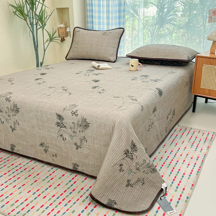 91家纺网 家纺一手货源 找家纺 床盖工厂店 2025新款全棉纯棉纱布加宝宝绒填充棉花床盖三件套 木槿-亚麻色