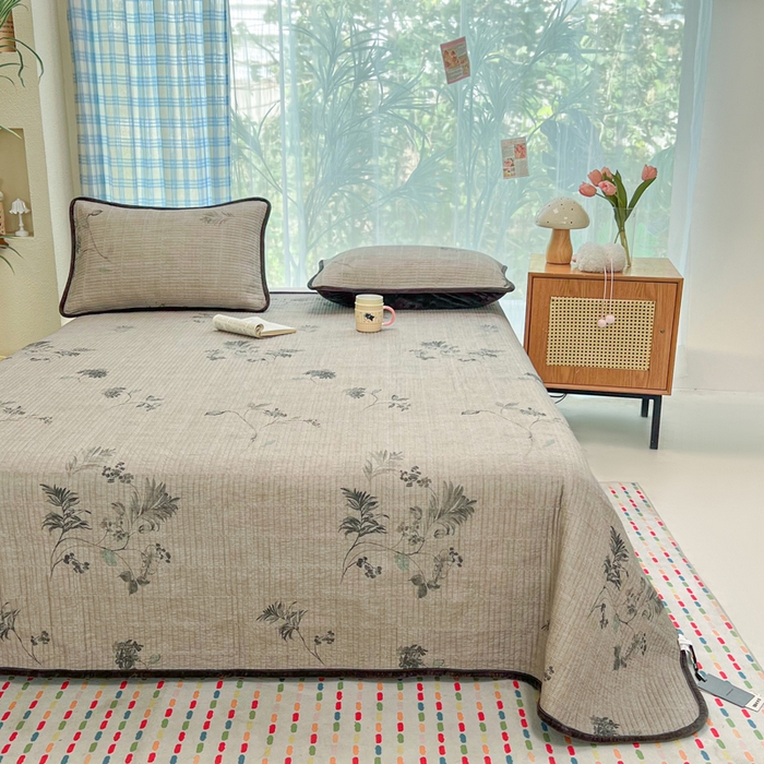 91家纺网 家纺一手货源 找家纺 床盖工厂店 2025新款全棉纯棉纱布加宝宝绒填充棉花床盖三件套 木槿-亚麻色