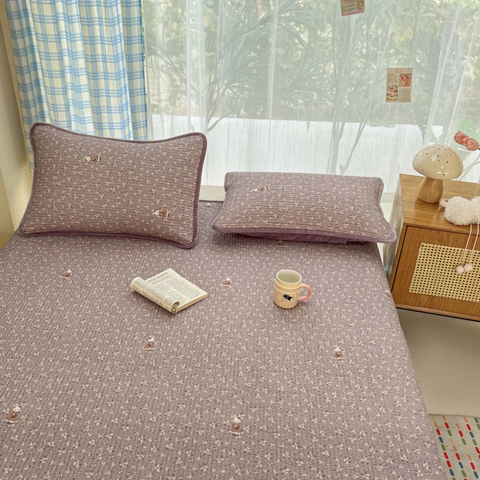 91家纺网 家纺一手货源 找家纺 床盖工厂店 2025新款全棉纯棉纱布加宝宝绒填充棉花床盖三件套 蔷薇小兔-芋