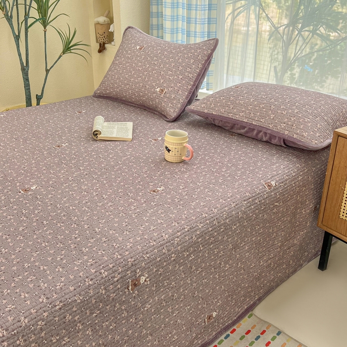 91家纺网 家纺一手货源 找家纺 床盖工厂店 2025新款全棉纯棉纱布加宝宝绒填充棉花床盖三件套 蔷薇小兔-芋