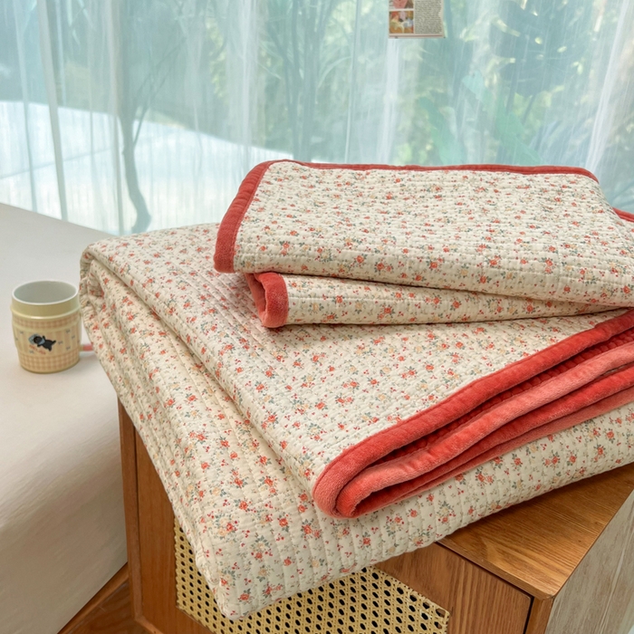 91家纺网 家纺一手货源 找家纺 床盖工厂店 2025新款全棉纯棉纱布加宝宝绒填充棉花床盖三件套 晚舟小版-黄