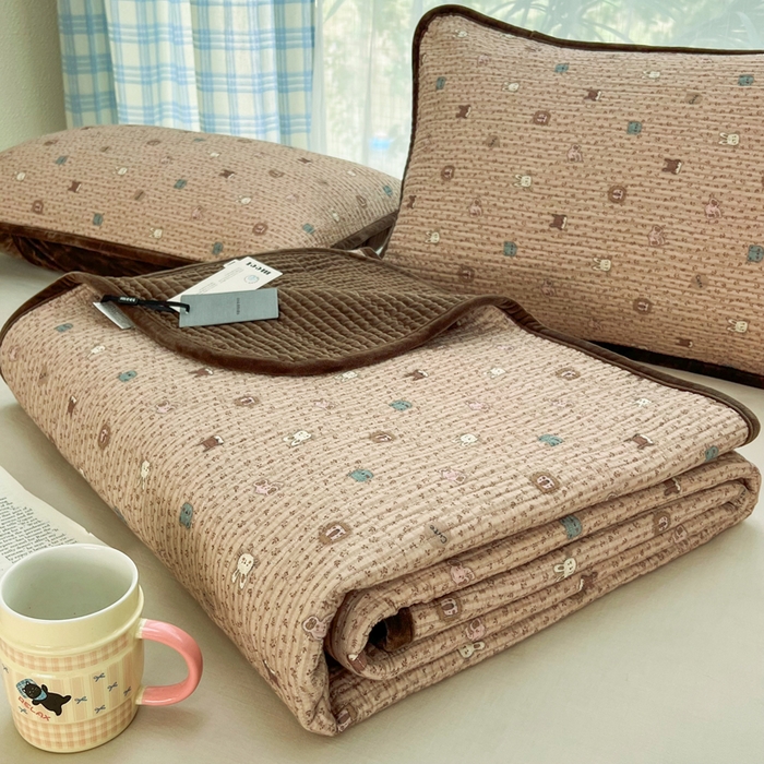 91家纺网 家纺一手货源 找家纺 床盖工厂店 2025新款全棉纯棉纱布加宝宝绒填充棉花床盖三件套 星月童话-棕