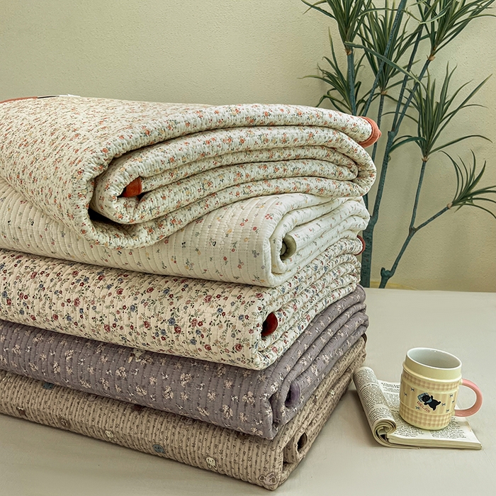 91家纺网 家纺一手货源 找家纺 床盖工厂店 2025新款全棉纯棉纱布加宝宝绒填充棉花床盖三件套 组合图仅供展示不可下单