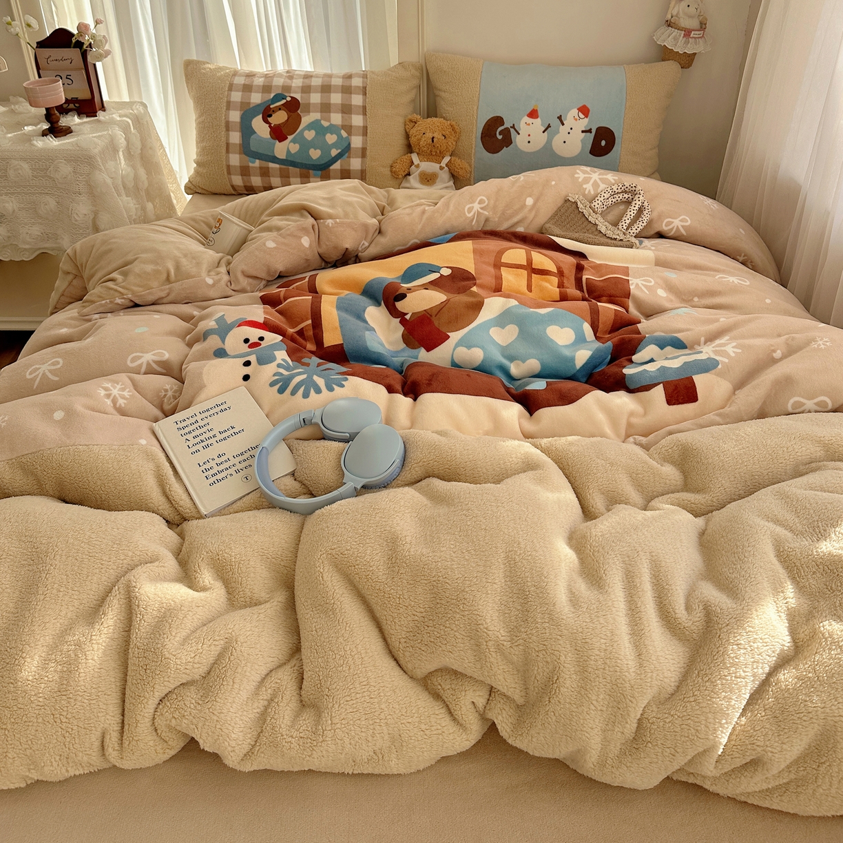 91家纺网 家纺一手货源 找家纺 Sweet dreams甜梦 2025秋冬数码大版牛奶绒泰迪绒拼接四件套 圣诞小狗