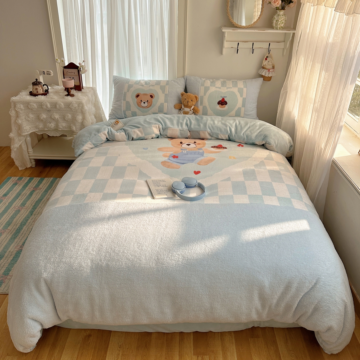 91家纺网 家纺一手货源 找家纺 Sweet dreams甜梦 2025秋冬数码大版牛奶绒泰迪绒拼接四件套 蛋糕小熊