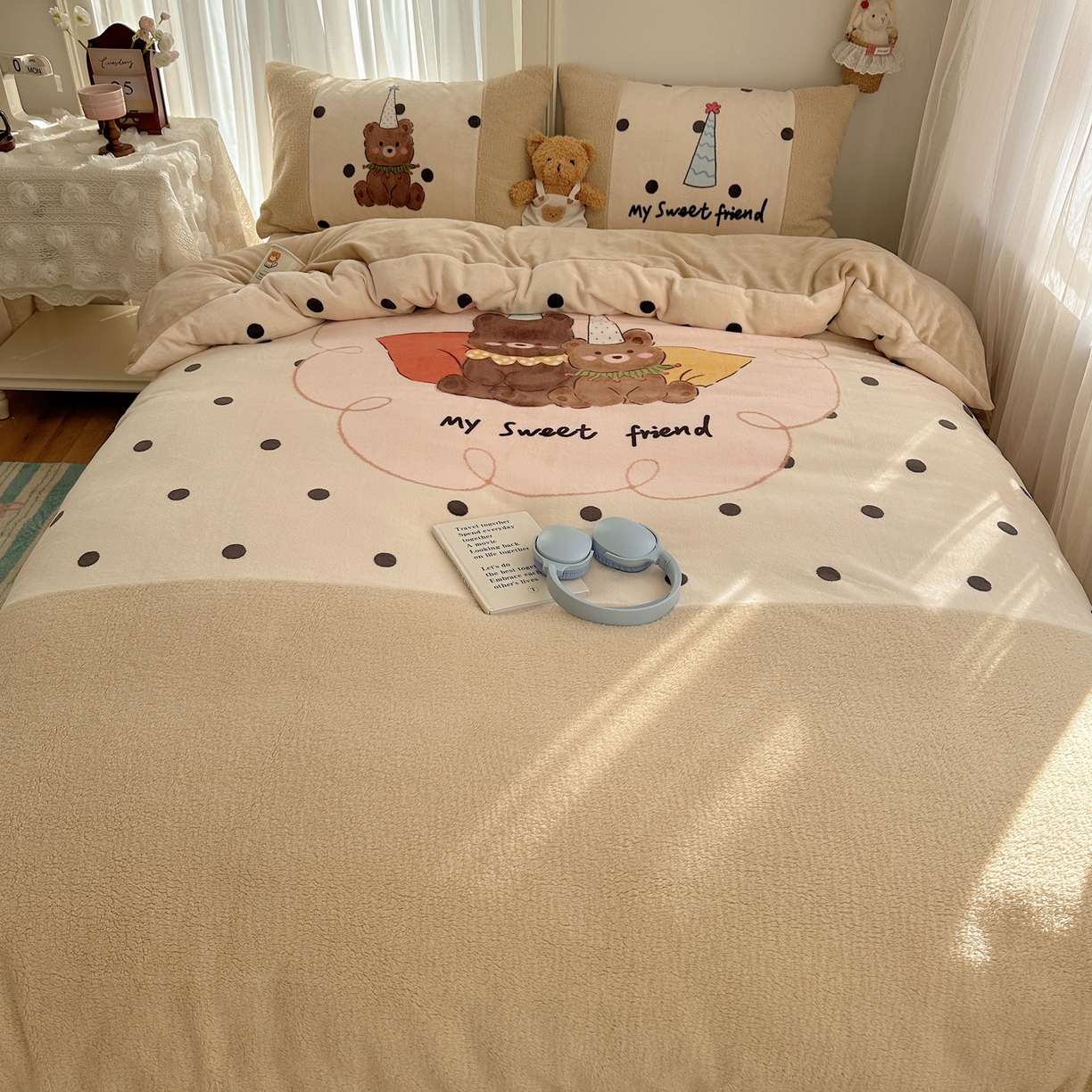 91家纺网 家纺一手货源 找家纺 Sweet dreams甜梦 2025秋冬数码大版牛奶绒泰迪绒拼接四件套 好朋友