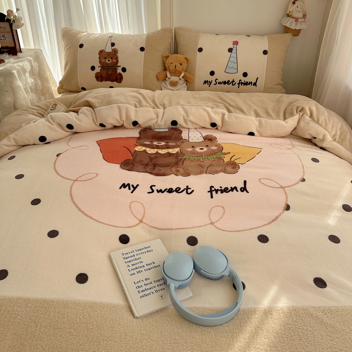 91家纺网 家纺一手货源 找家纺 Sweet dreams甜梦 2025秋冬数码大版牛奶绒泰迪绒拼接四件套 好朋友