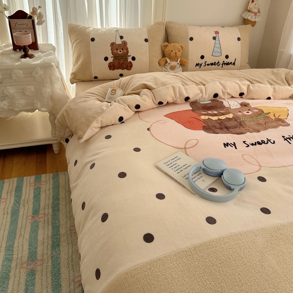 91家纺网 家纺一手货源 找家纺 Sweet dreams甜梦 2025秋冬数码大版牛奶绒泰迪绒拼接四件套 好朋友