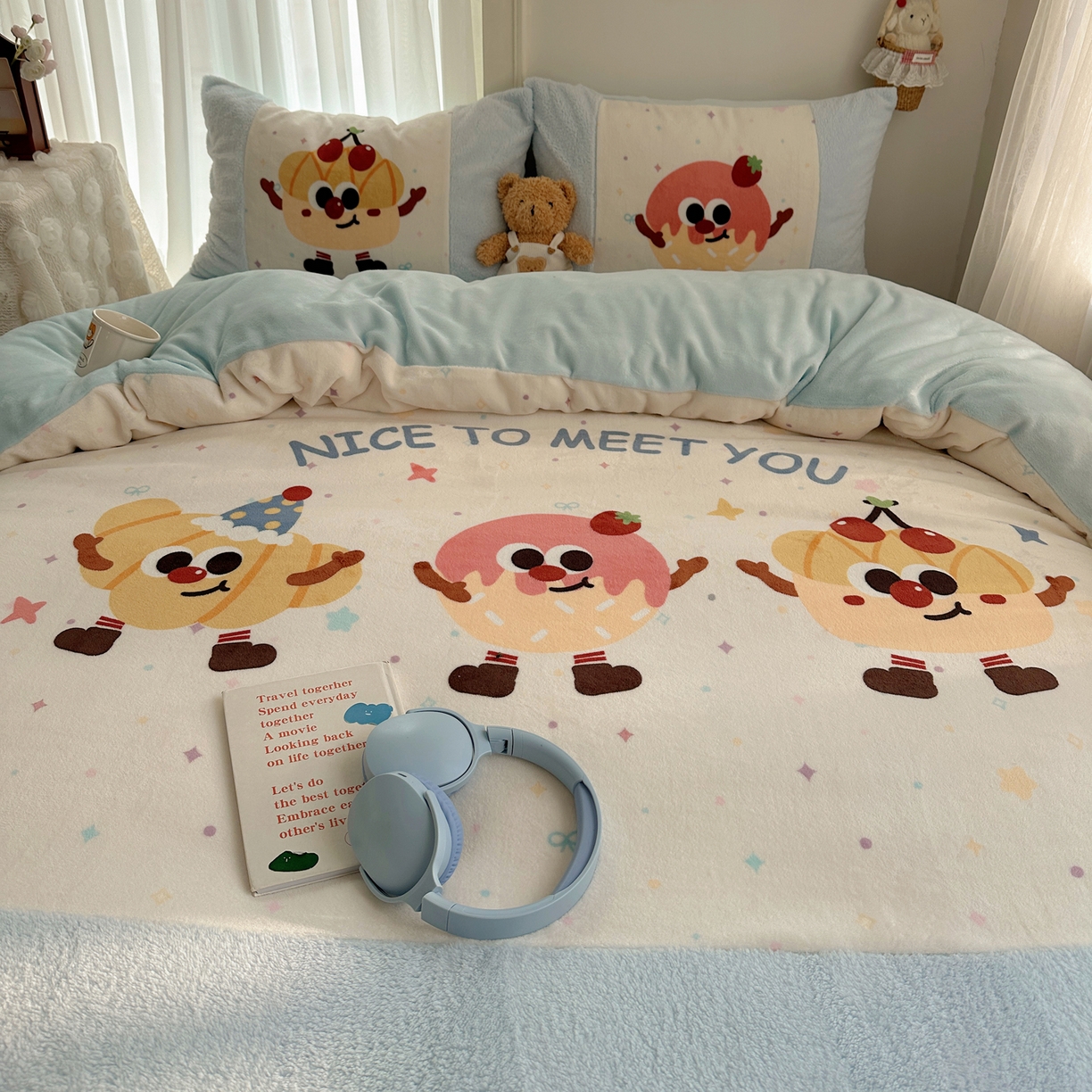 91家纺网 家纺一手货源 找家纺 Sweet dreams甜梦 2025秋冬数码大版牛奶绒泰迪绒拼接四件套 童趣蛋糕