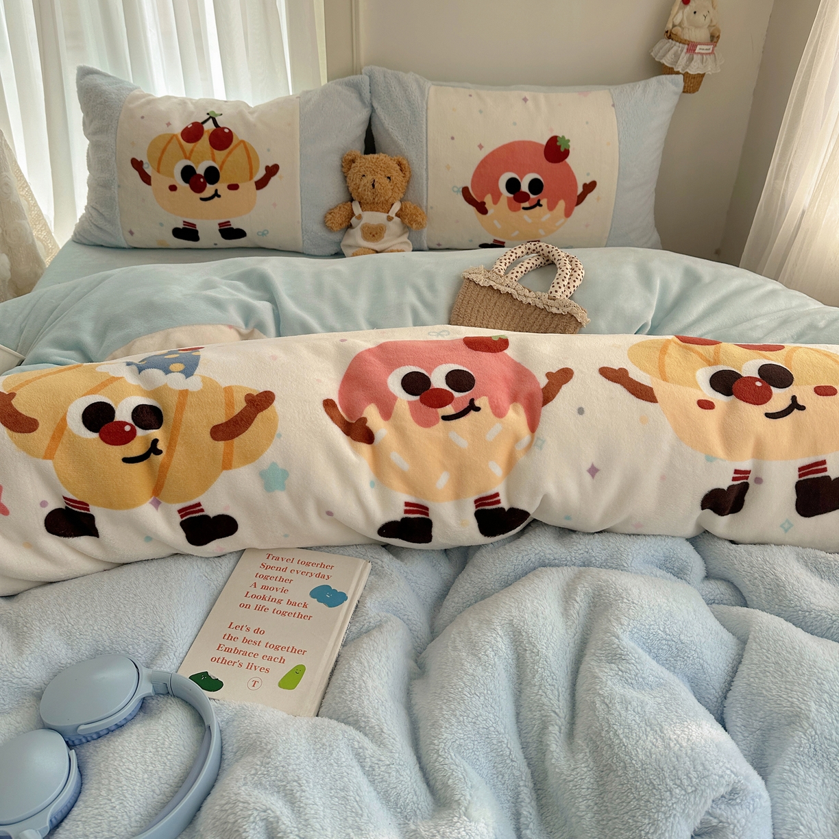 91家纺网 家纺一手货源 找家纺 Sweet dreams甜梦 2025秋冬数码大版牛奶绒泰迪绒拼接四件套 童趣蛋糕