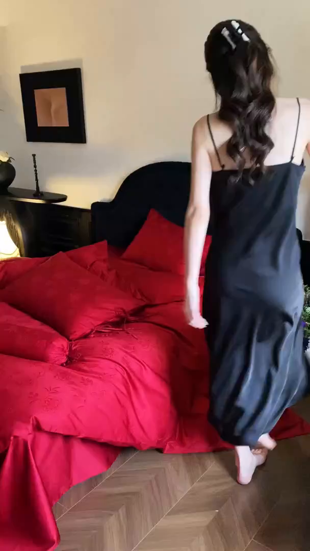 91家纺网 家纺一手货源 找家纺 （总）极简 2025新款秋冬款100S长绒棉精美提花系列四件套-红薇绣梦